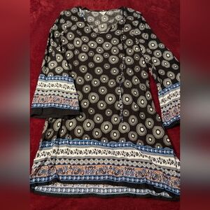 Chic Black and White Patterned Top